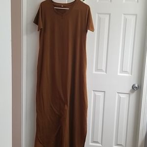 Maxi dress with pockets